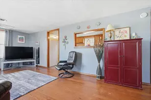 118 Florida Ave, Washington, IL 61571 - Photo 8