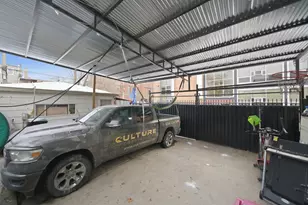 921 N Avers Ave, Chicago, IL 60651 - Photo 36