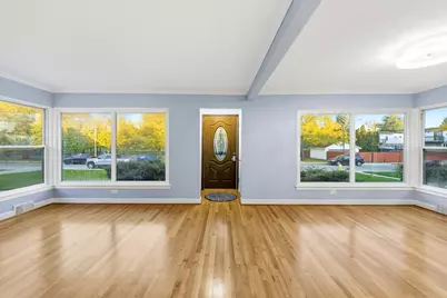 4656 N Narragansett Avenue, Harwood Heights, IL 60706 - Photo 10