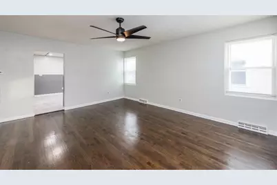 2317 Gideon Avenue, Zion, IL 60099 - Photo 4