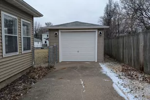 3832 27th Ave, Rock Island, IL 61201 - Photo 2