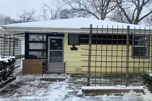 156 Park Pl, Grayslake, IL 60030 - Photo 1