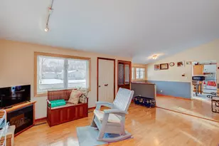 1416 Kings Rd, Carpentersville, IL 60110 - Photo 4