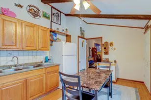 1416 Kings Rd, Carpentersville, IL 60110 - Photo 8