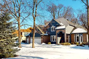 1107 Vineyard Dr, Gurnee, IL 60031 - Photo 2