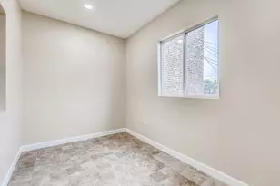 7046 N Clark St, Chicago, IL 60626 - Photo 10