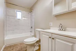 7046 N Clark St, Chicago, IL 60626 - Photo 8