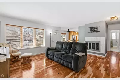 367 Park Avenue, Wheeling, IL 60090 - Photo 4