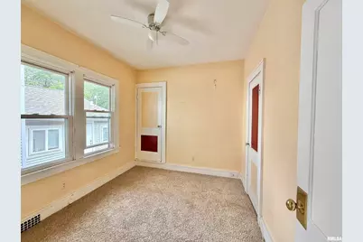 4529 11th Street, Rock Island, IL 61201 - Photo 8