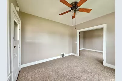 4529 11th Street, Rock Island, IL 61201 - Photo 4