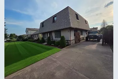 10530 S 82nd Court, Palos Hills, IL 60465 - Photo 1