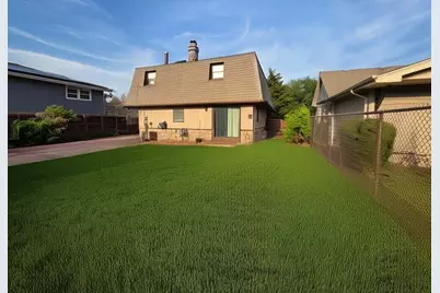 10530 S 82nd Court, Palos Hills, IL 60465 - Photo 4