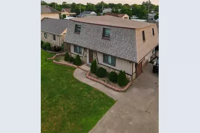 10530 S 82nd Court, Palos Hills, IL 60465 - Photo 1