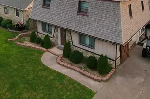 10530 S 82nd Ct, Palos Hills, IL 60465 - Photo 1