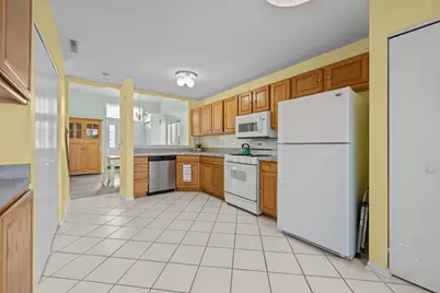 516 E Victoria Circle, North Aurora, IL 60542 - Photo 6