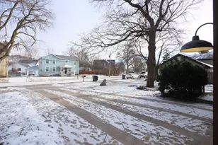 69 Monroe St, Oswego, IL 60543 - Photo 4