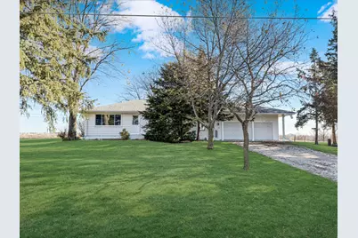 1165 N Henderson Road, Freeport, IL 61032 - Photo 2