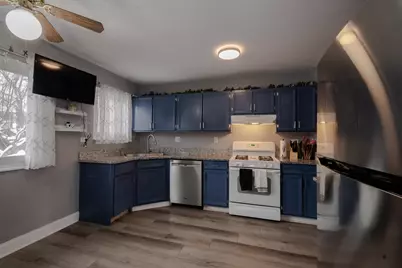 746 E Devon Avenue, Roselle, IL 60172 - Photo 8