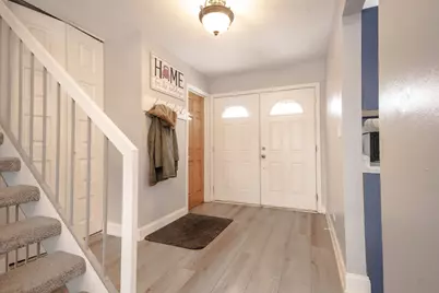 746 E Devon Avenue, Roselle, IL 60172 - Photo 2