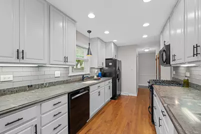 703 E Thomas Street, Arlington Heights, IL 60004 - Photo 8