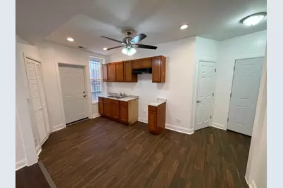 1635 W 57th Street W #1, Chicago, IL 60636 - Photo 4