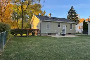 1039 S Pleasure Ct, Aurora, IL 60506 - Photo 2