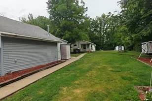 616 Daisyfield Rd, Rockford, IL 61102 - Photo 6