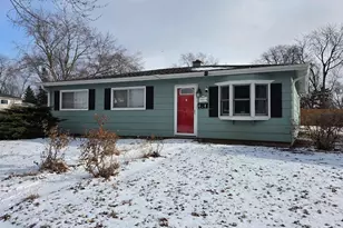 601 Ridgewood Rd, Streamwood, IL 60107 - Photo 1