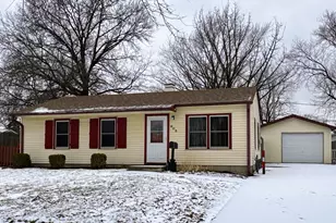 905 Brentwood Dr, Joliet, IL 60435 - Photo 1