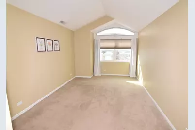 939 Mesa Drive, Lake in the Hills, IL 60156 - Photo 10