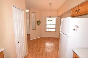 939 Mesa Dr, Lake in the Hills, IL 60156 - Photo 8