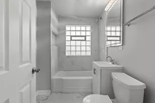 8249 S Harper Ave, Chicago, IL 60619 - Photo 12