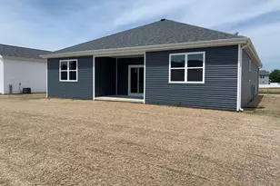 1511 6th St, Harvard, IL 60033 - Photo 2