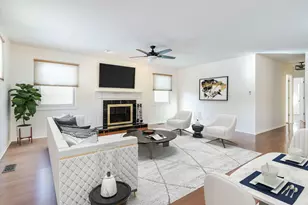915 Plum Grove Cir, Buffalo Grove, IL 60089 - Photo 2