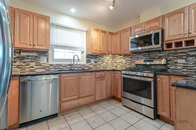 915 Plum Grove Circle, Buffalo Grove, IL 60089 - Photo 4