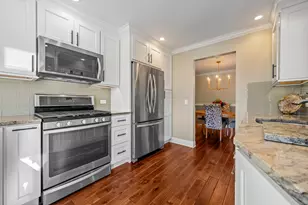 1133 Hawthorne Ct, Wheeling, IL 60090 - Photo 2