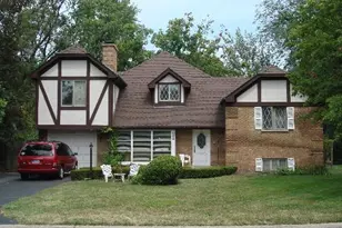 3203 Sprucewood Rd, Wilmette, IL 60091 - Photo 1