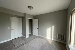 655 Perrie Dr, Elk Grove Village, IL 60007 - Photo 8