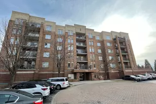 655 Perrie Dr, Elk Grove Village, IL 60007 - Photo 2