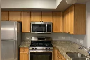 655 Perrie Dr, Elk Grove Village, IL 60007 - Photo 2