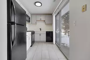 46 Gant Cir, Streamwood, IL 60107 - Photo 8