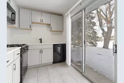 46 Gant Circle #A, Streamwood, IL 60107 - Photo 6