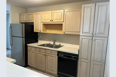 425 Walnut Creek Lane #1308, Lisle, IL 60532 - Photo 4