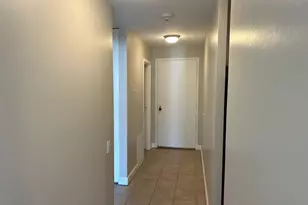 425 Walnut Creek Ln, Lisle, IL 60532 - Photo 10