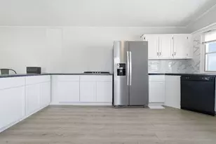 26 Troy Ct, Bloomington, IL 61701 - Photo 8