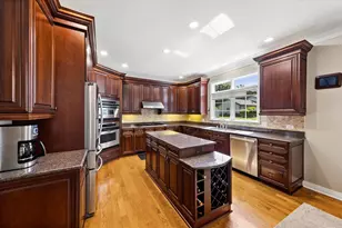 4632 Pershing Ave, Downers Grove, IL 60515 - Photo 4