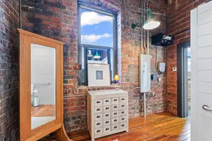 209 E Washington St, Bloomington, IL 61701 - Photo 48