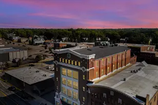 209 E Washington St, Bloomington, IL 61701 - Photo 76