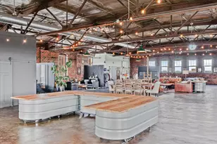 209 E Washington St, Bloomington, IL 61701 - Photo 36