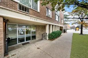 7120 N Sheridan Rd, Chicago, IL 60626 - Photo 2